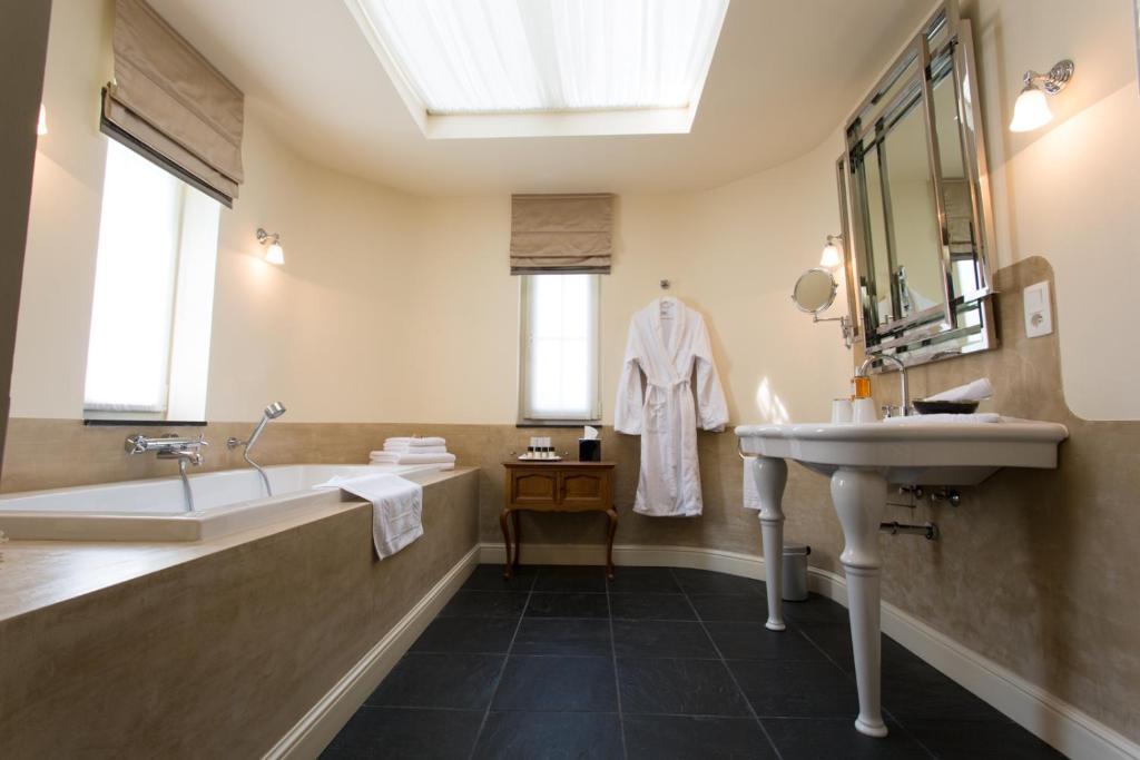 B&B Villa Reynaert Opoeteren Екстер'єр фото